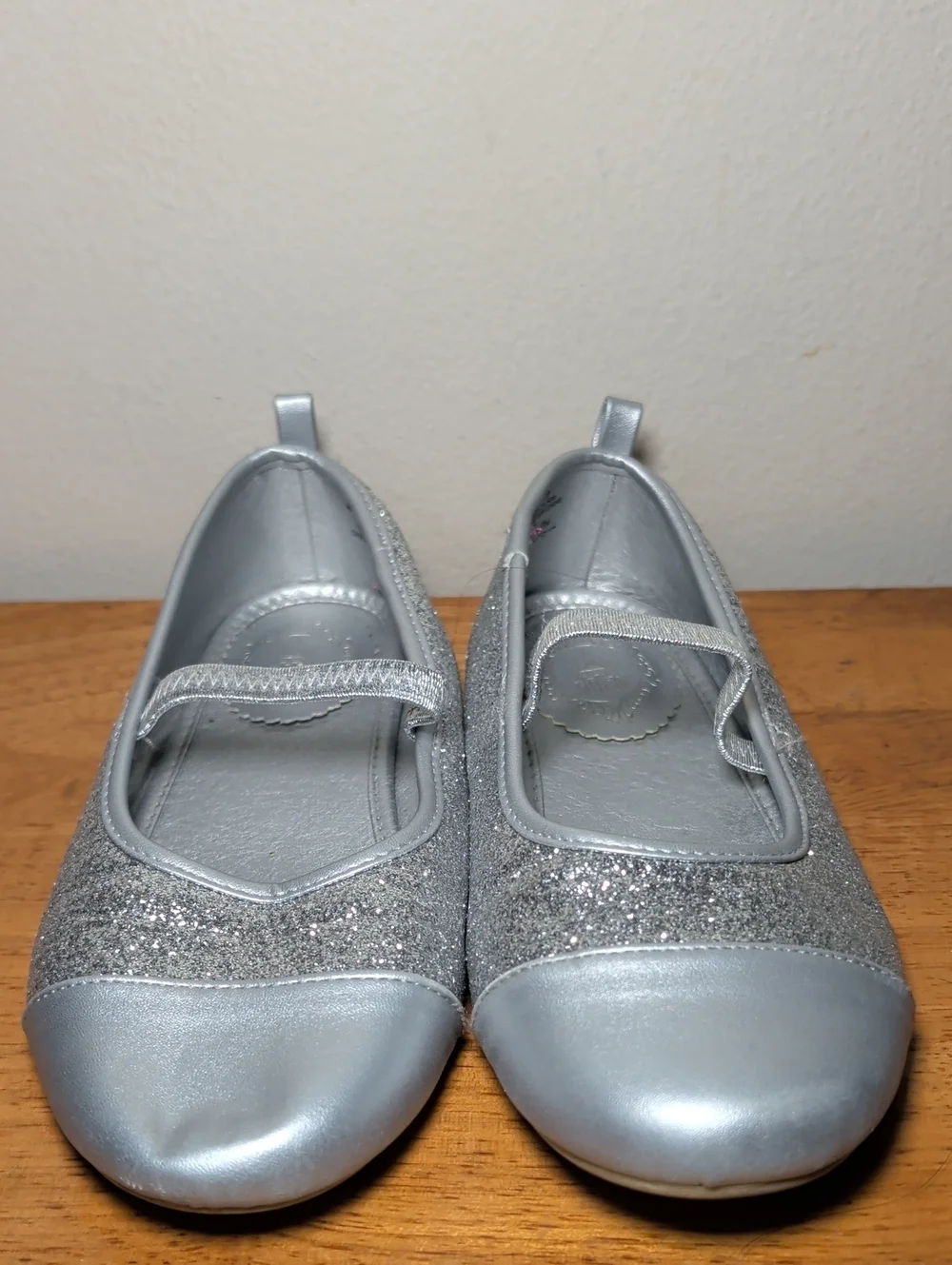 Disney Kids Silver Glitter Mary Jane Shoes Flats Girls Size 2